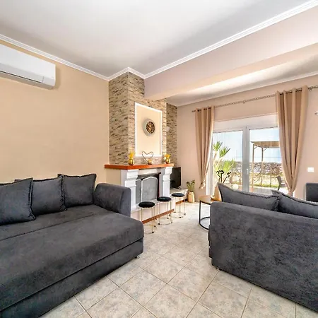 Grekodes Kera, Seafront Villa