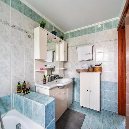 Grekodes Kera, Seafront Villa *